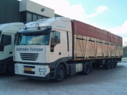 Iveco-Stralis-AS-440S43-Schroen-Vossen-Levels-140505-02