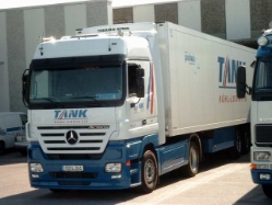 MB-Actros-1844-MP2-Tank-Kolmorgen-200805-01