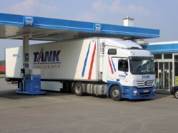 MB-Actros-MP2-1841-Tank-Voss-171206-01