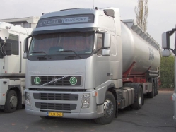 Volvo-FH12-460-Tarcsai-Holz-200505-01-HUN