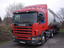 Scania-144-L-460-Tenfelde-Voss-180607-03