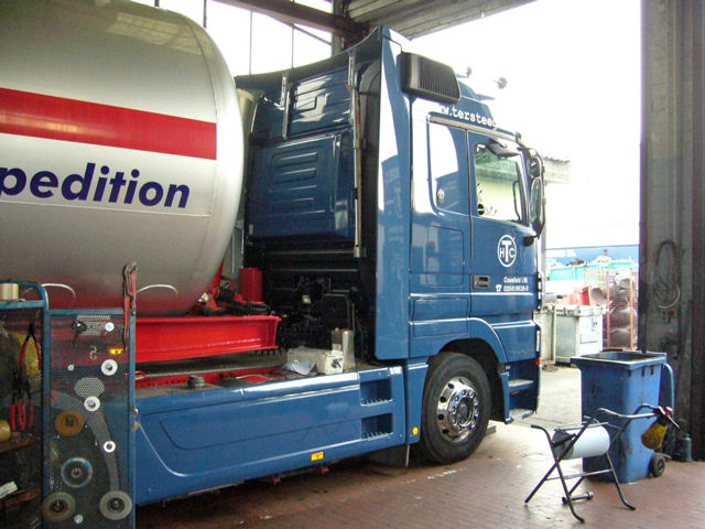MB-Actros-MP2-1846-Tersteeg-Voss-171206-01.jpg