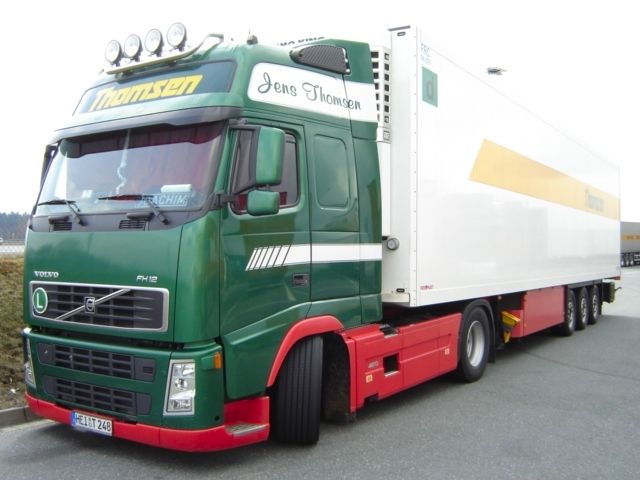 Volvo-FH12-Thomsen-Linhardt-100506-01.jpg - N. Linhardt