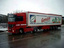 MB-Actros-Thomsen-rot-Kolmorgen-120305-01
