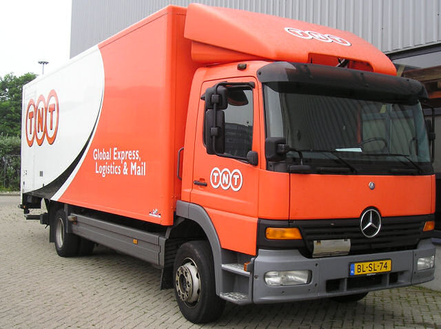 MB-Atego-TNT-AWolters-041106-01.jpg - A. Wolters