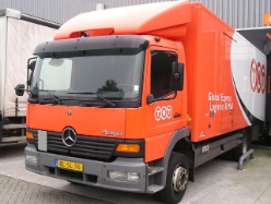 MB-Atego-TNT-AWolters-041106-02