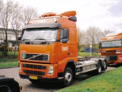 Volvo-FH12-420-TNT-TNT-Galbraith-230306-02