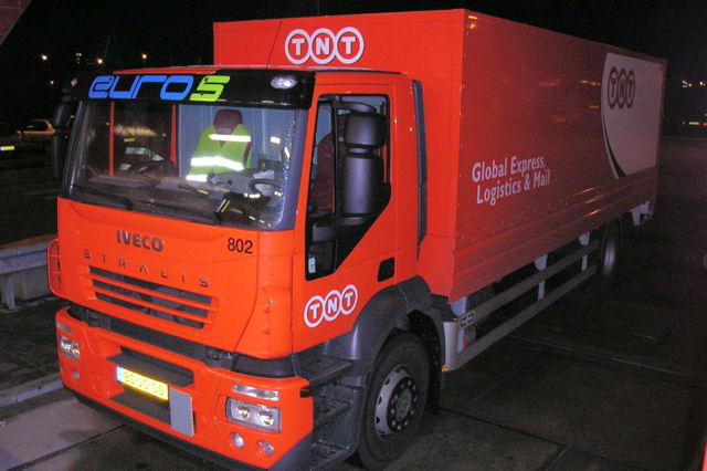 Iveco-Stralis-AD-TNT-Wolters-281206-02.jpg - A. Wolters