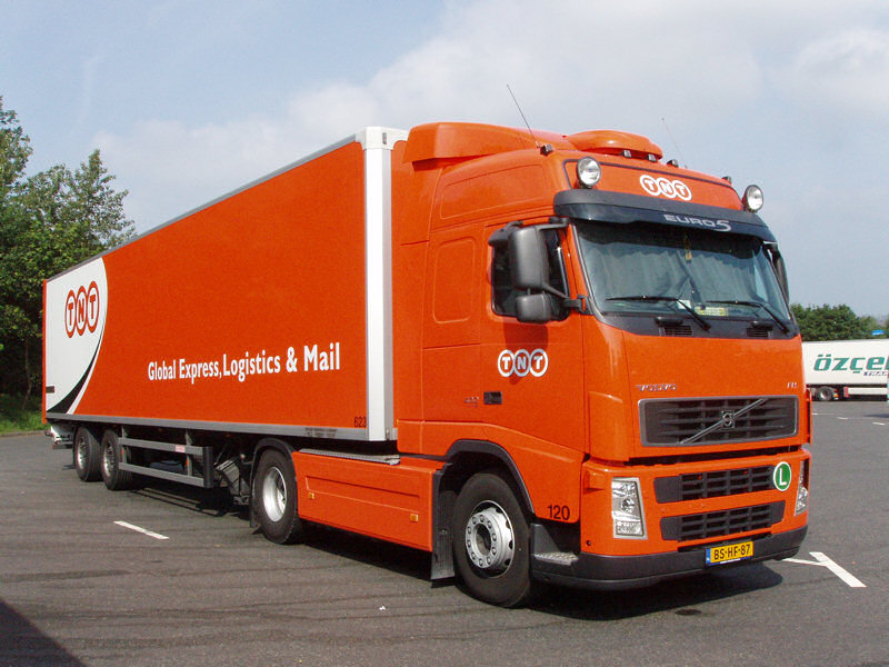 Volvo-FH-400-TNT-Holz-240807-01.jpg - Frank Holz