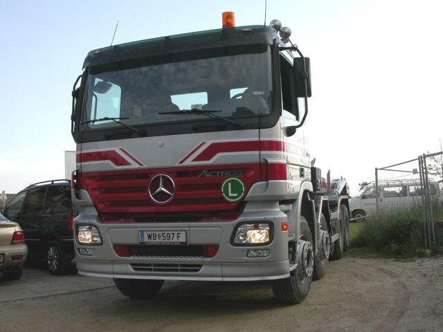 MB-Actros-3241-MP2-Toifl-110904-1.jpg