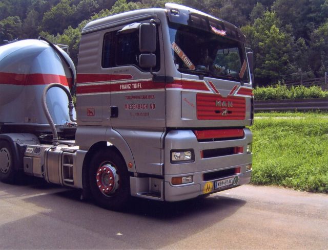 MAN-TGA-XL-Toifl-Palischek-071005-02.jpg