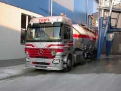 MB-Actros-1844-MP2-Toifl-Palischek-110806-01