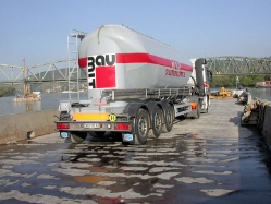 MB-Actros-MP2-1844-Toifl-Palischek-050507-07