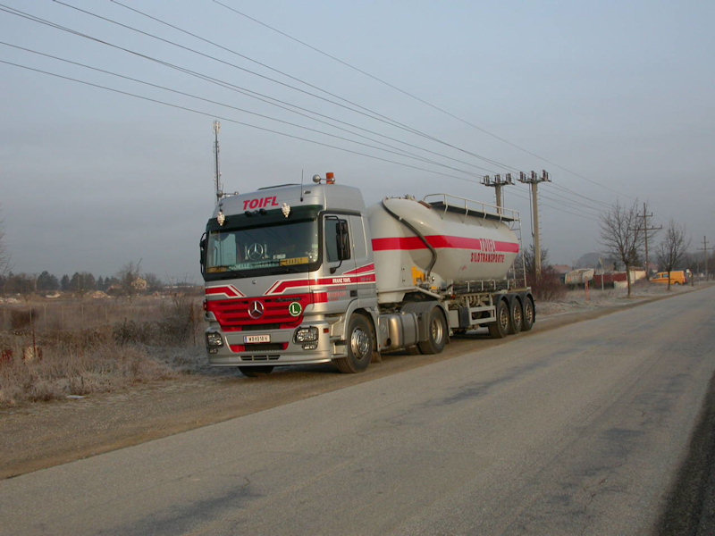 MB-Actros-MP2-1844-Toifl-Palischek-060408-02.jpg
