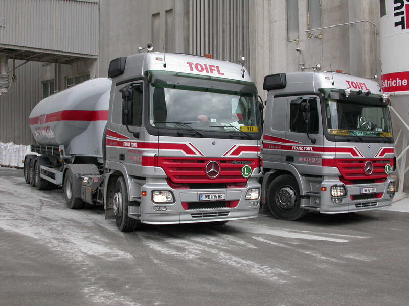 MB-Actros-MP2-1844-Toifl-Palischek-070208-03.jpg