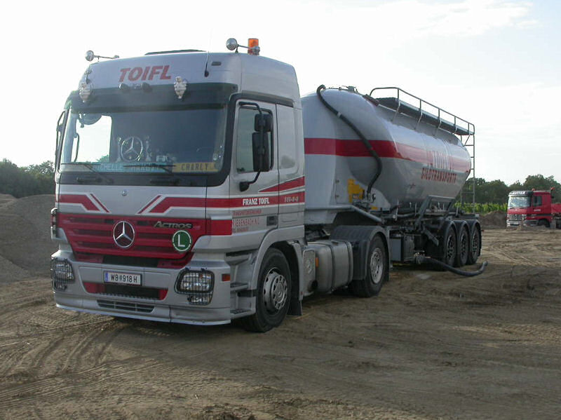 MB-Actros-MP2-1844-Toifl-Palischek-110707-02.jpg