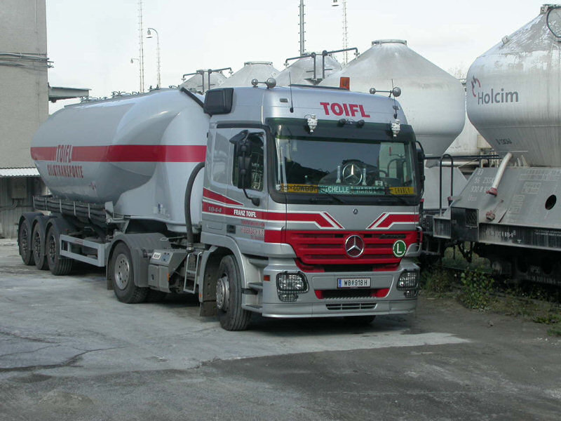 MB-Actros-MP2-1844-Toifl-Palischek-130907-02.jpg