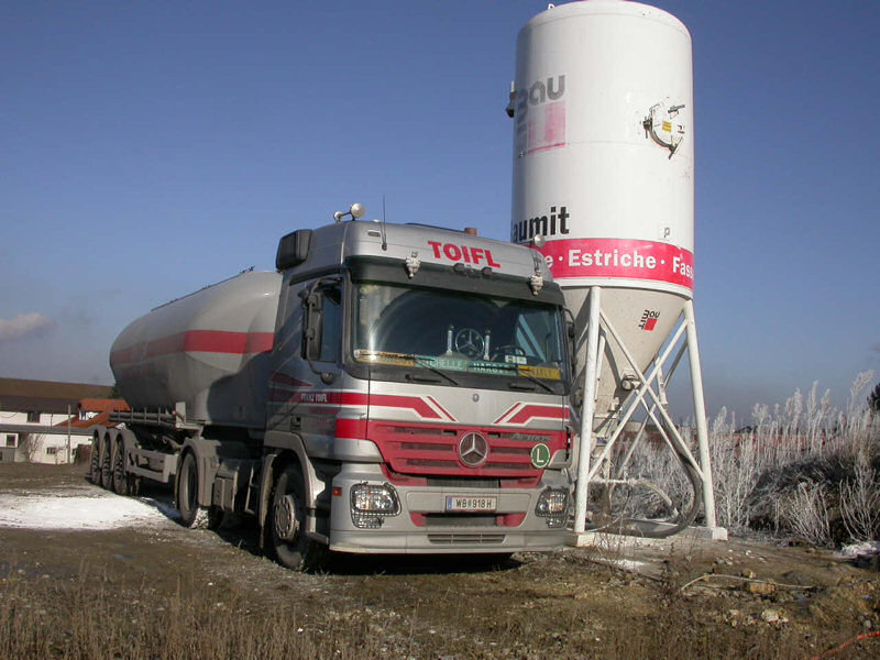 MB-Actros-MP2-1844-Toifl-Palischek-191207-02.jpg
