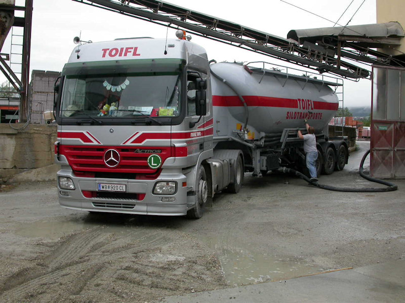 MB-Actros-MP2-1844-Toifl-Palischek-210508-03.jpg