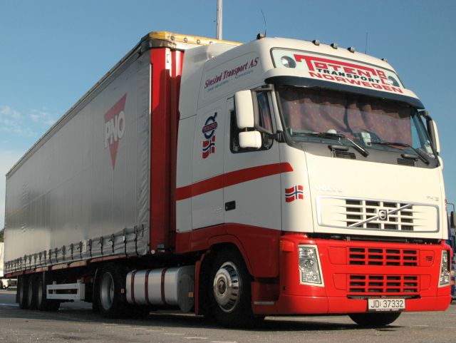 Volvo-FH12-460-TotenSchiffner-270306-01.jpg - Carsten Schiffner