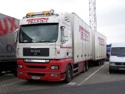 MAN-TGA-26460-XXL-Toten-Iden-101009-03