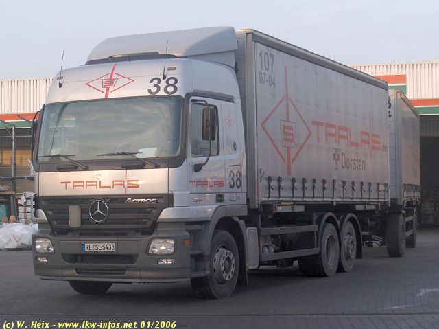 MB-Actros-2541-MP2-Tralas-100106-02.jpg
