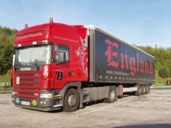 Scania-124-L-420-Transbritannia-Holz-051005-01-AUT