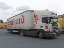 Scania-164-L-580-Transbritannia-Holz-310706-01