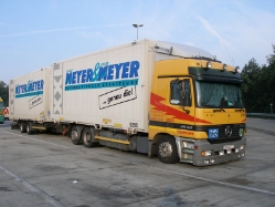 MB-Actros-2540-Transcar-Holz-260808-01