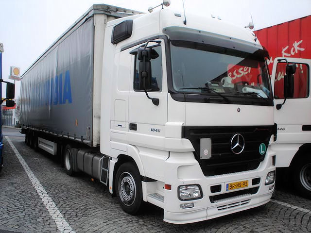 MB-Actros-MP2-1846-Transdanubia-Kovacs-311206-01.jpg - A. Kovacs