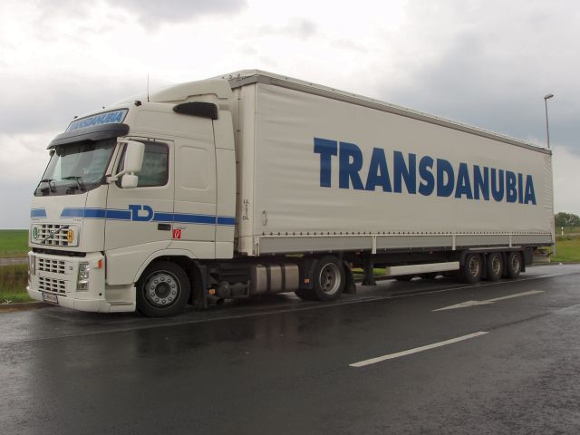 Volvo-FH12-460-Transdanubia-Holz-170605-02.jpg - Frank Holz