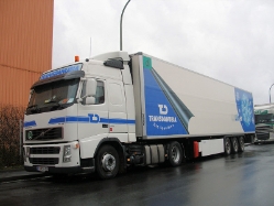 Volvo-FH12-460-Transdanubia-Holz-170308-01