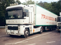 Renault-Magnum-KUEKOSZ-Transdonat-Holz-010204-1-SP