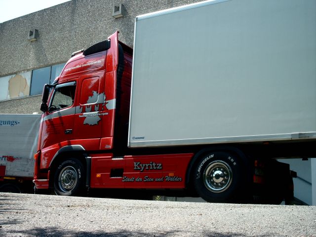 Volvo-FH12-460-TTK-Scholz-020506-04.jpg - Timo Scholz