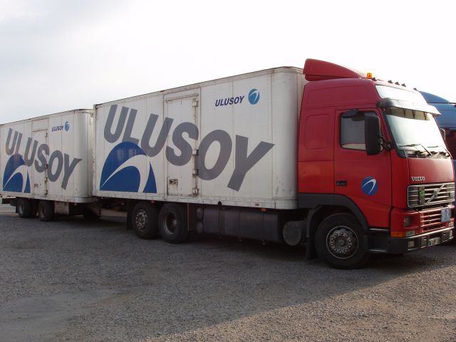 Volvo-FH12-Ulusoy-Holz-120805-01.jpg - Frank Holz