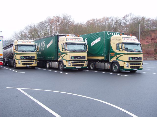 Volvo-FH12-Unitrans-Holz-021204-1.jpg - Frank Holz