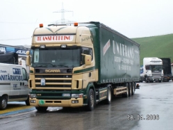 Scania-144-L-Transhoebling-Bach-050706-02