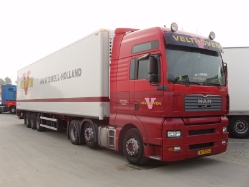 MAN-TGA-XXL-Velthoven-Holz-310807-01