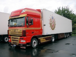 DAF-XF-105460-Vercesi-Holz-040209-01