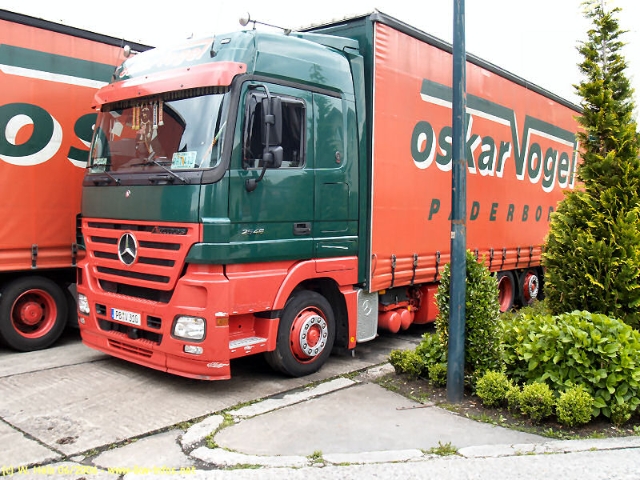 054-MB-Actros-2546-MP2-Vogel-040406.jpg