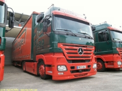 071-MB-Actros-1846-MP2-Vogel-040406
