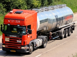 Scania-124-L-420-Vos-Ackermans-311007-08