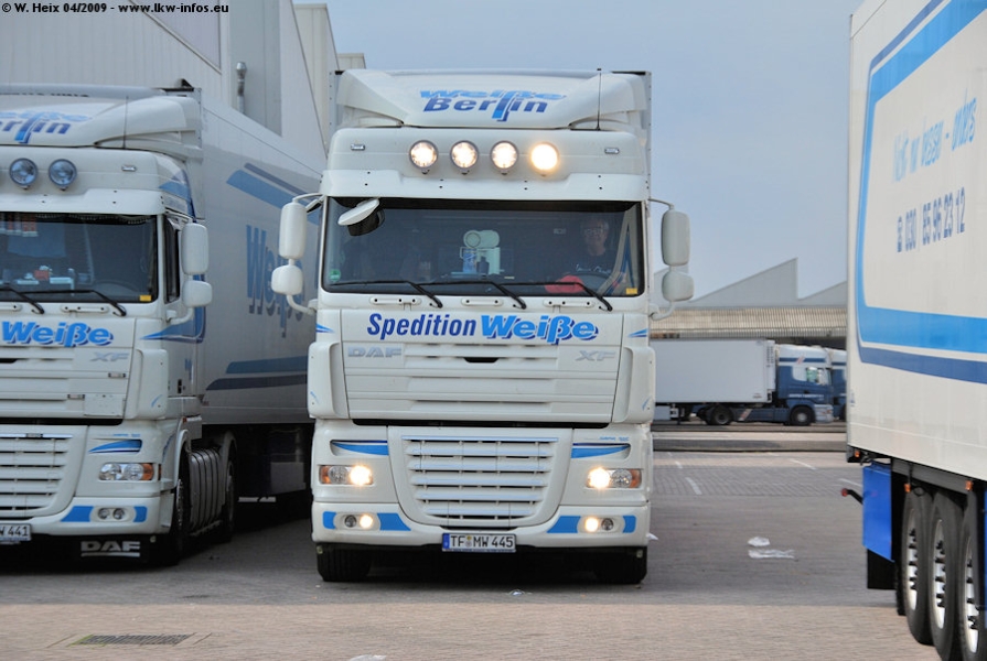 DAF-XF-105460-Weisse-110409-027.jpg