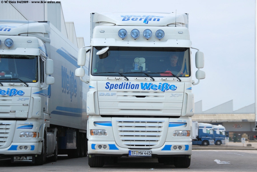 DAF-XF-105460-Weisse-110409-028.jpg