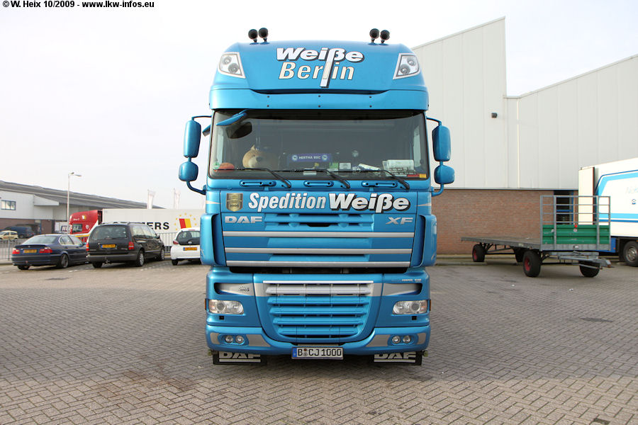 DAF-XF-105460-Weisse-blau-301009-03.jpg