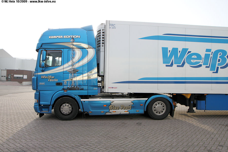 DAF-XF-105460-Weisse-blau-301009-08.jpg