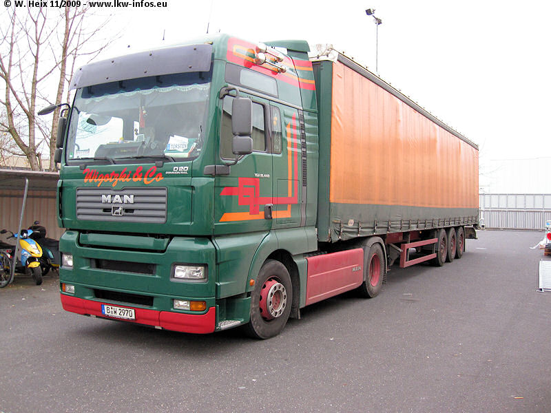 MAN-TGA-18440-XXL-Wigotzki-121109-01.jpg