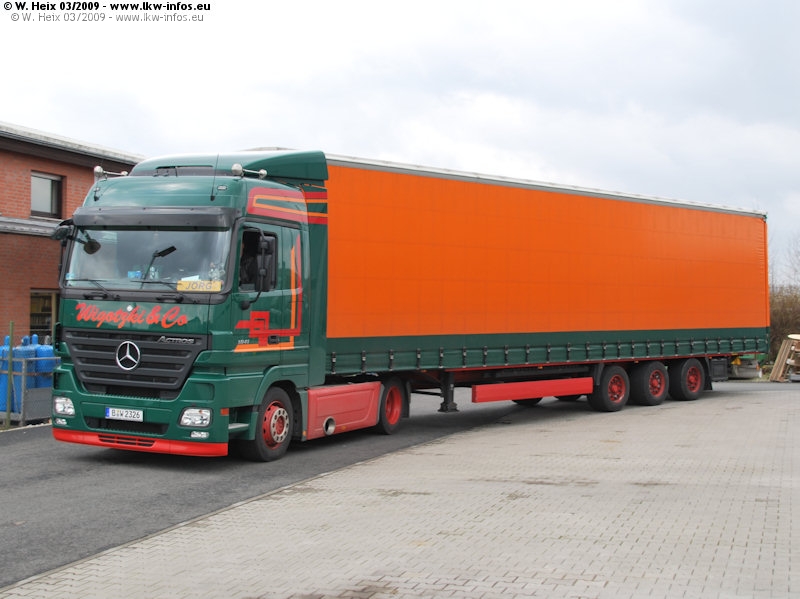 MB-Actros-MP2-1841-Wigotzki-090309-04.jpg