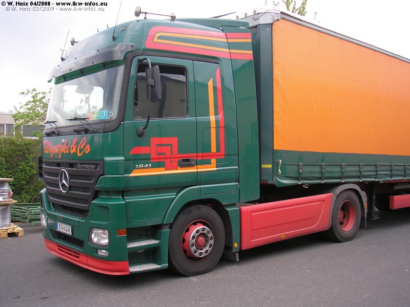 MB-Actros-MP2-1841-Wigotzki-280408-06.jpg