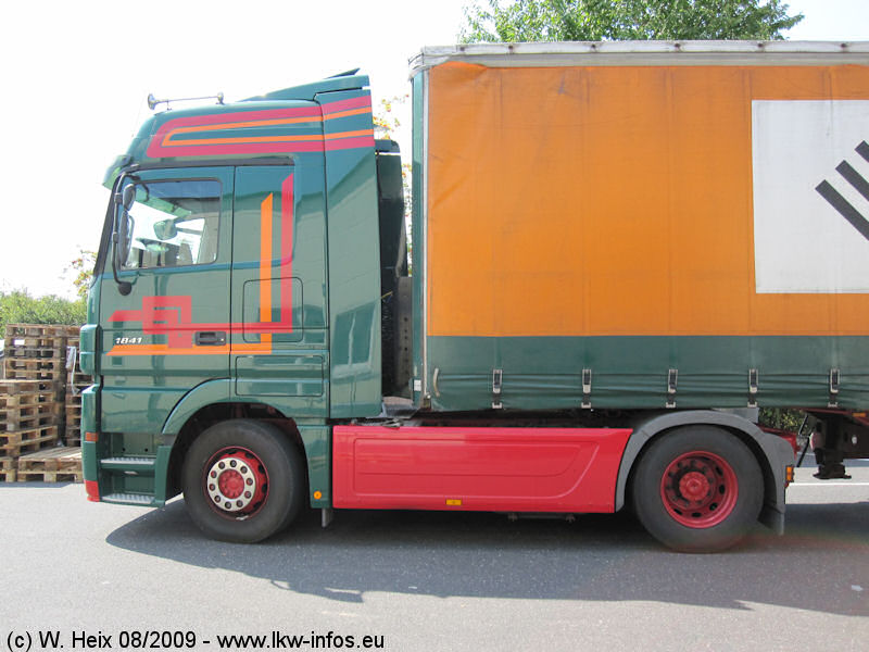 MB-Actros-MP2-1841-Wigotzki-281009-06.jpg